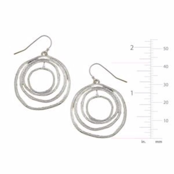 Susan Shaw SWIRL CUT OUT EARRINGS - Picture 2 of 2